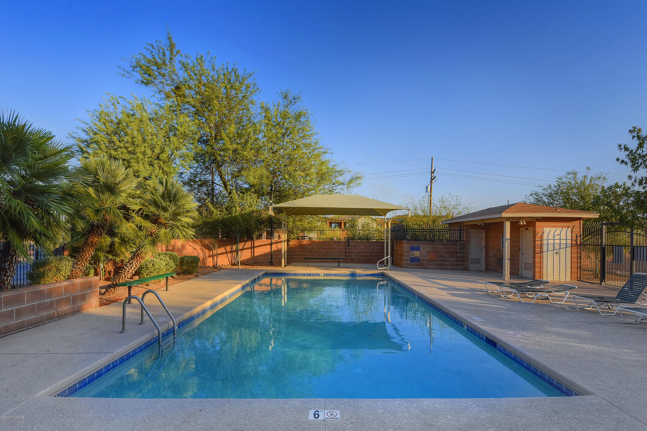 Country Club(1-221) - Residential