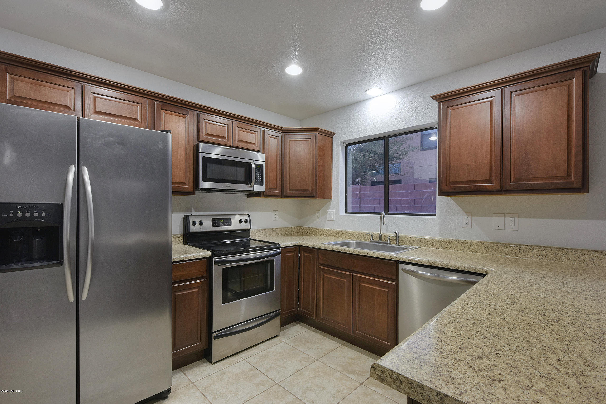 Country Club(1-221) - Residential