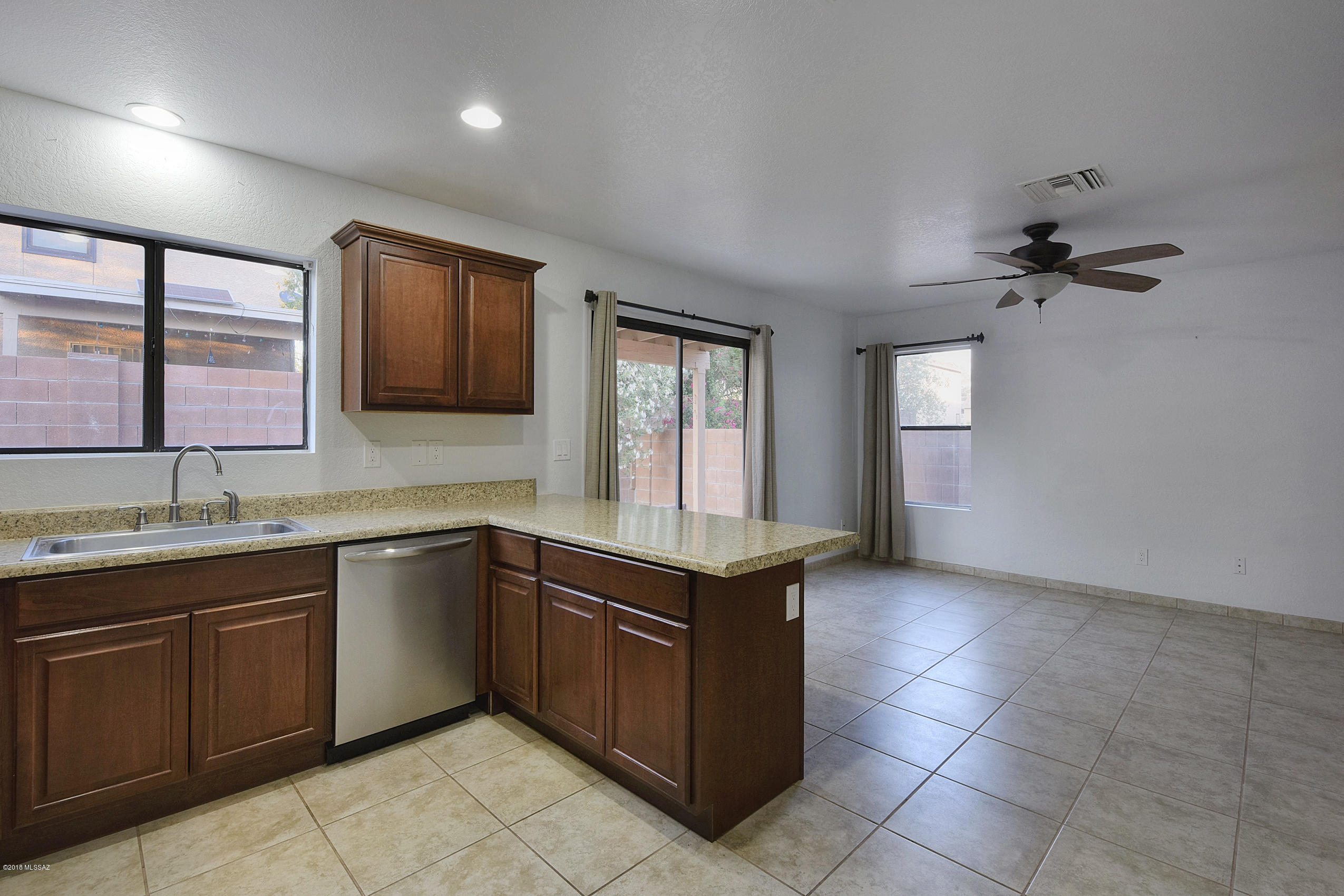 Country Club(1-221) - Residential