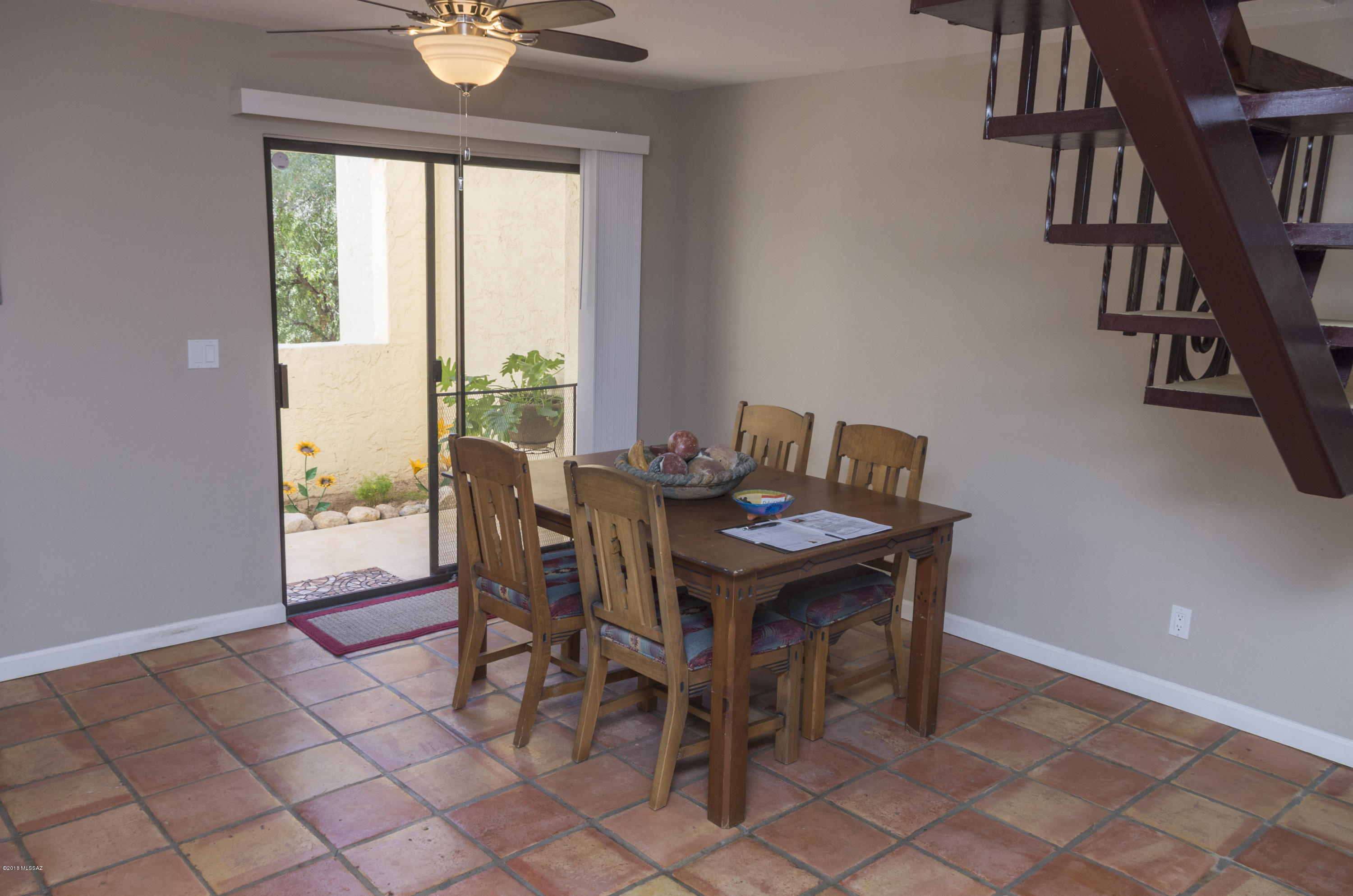 Las Primeras Lomas (1-76) - Residential