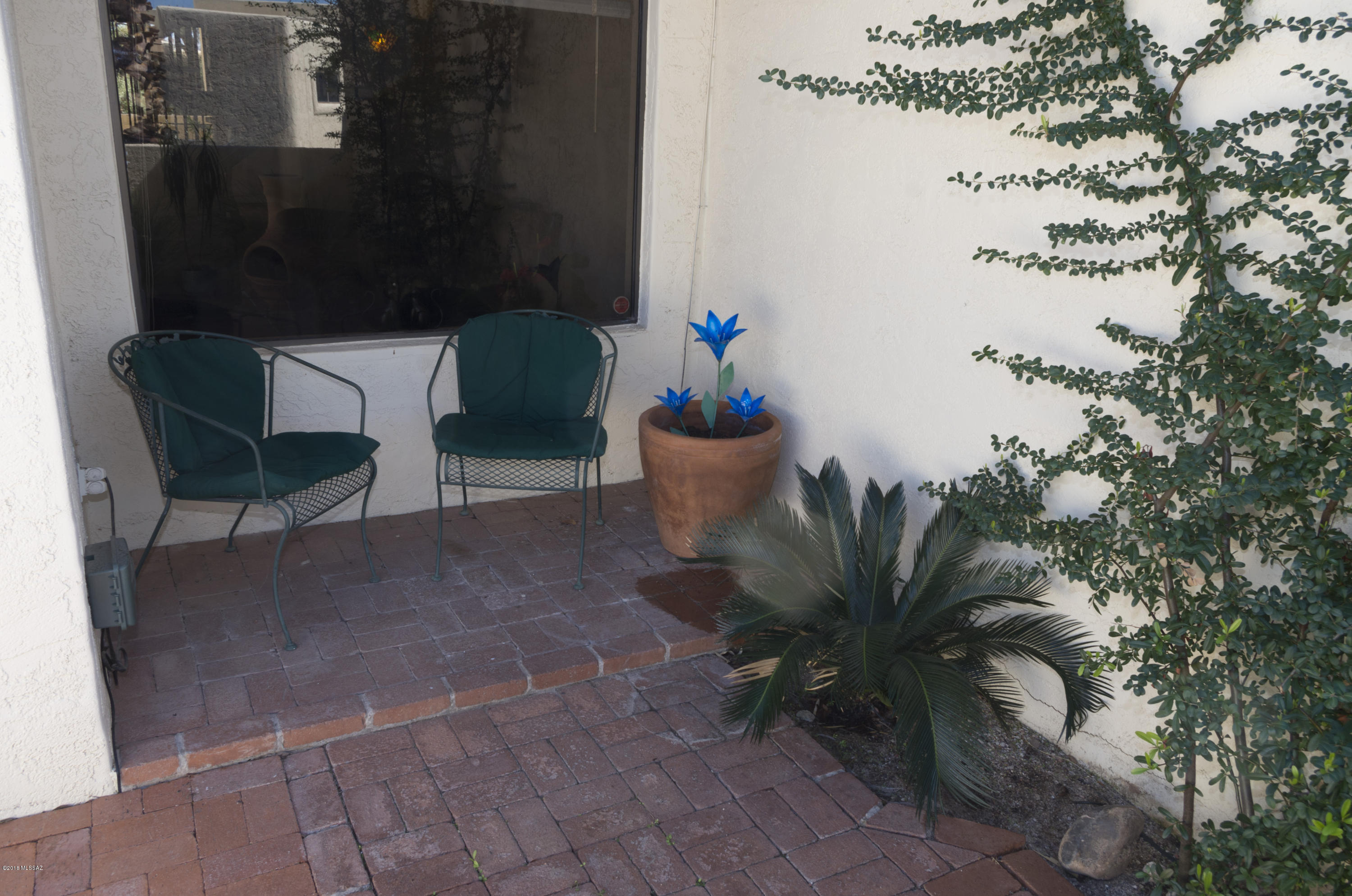 Las Primeras Lomas (1-76) - Residential