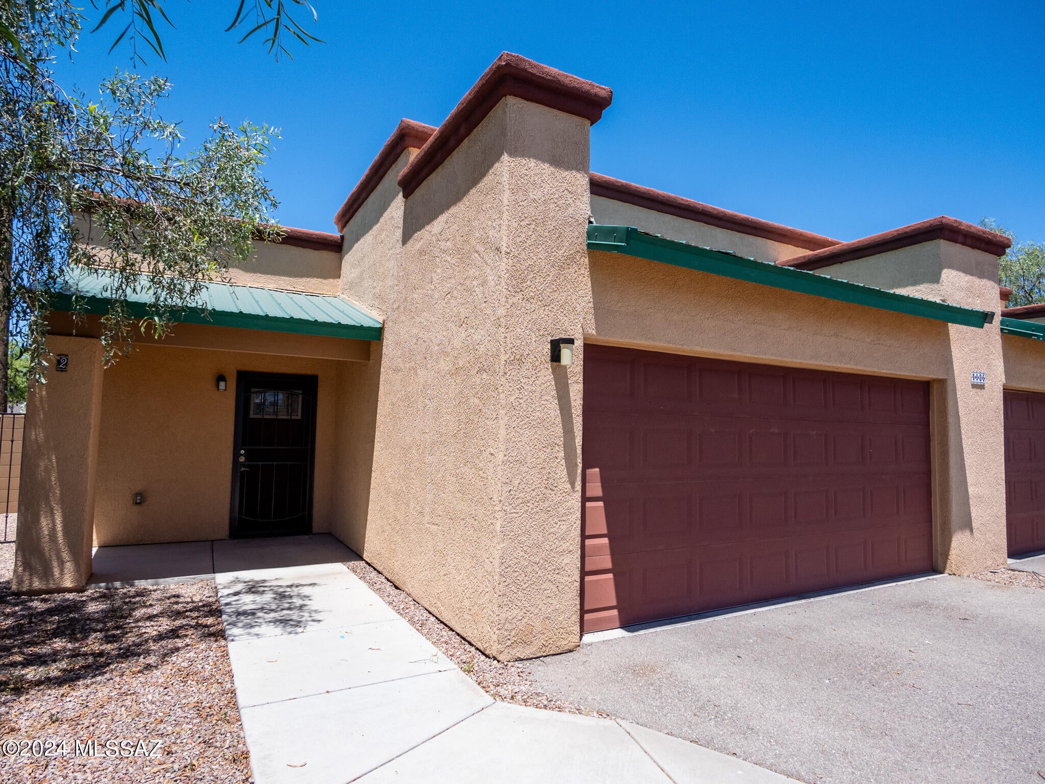 Text for a Walkthrough Video/more info. Newer 2018 Construction One-story 3 Bedroom/2 Bathroom 1450sf Duplex Unit located in Central Tucson with Attached 2 Car Garage. Open floorplan design, Stainless Appliances, Granite Countertops, Cherry Cabinetry, Laminate Flooring throughout, Private Master BR Suite w/ walk-in closet, Laundry Room w/ Washer + Dryer incl, Central Air Conditioning, and Private walled-in backyard. 12 month minimum lease, Non-refundable $50/adult Application Fee, $1895 Security Deposit, $150/pet Pet Fee with approved pet, $400 cleaning fee. Tenant pays electric and water/sewer/trash.