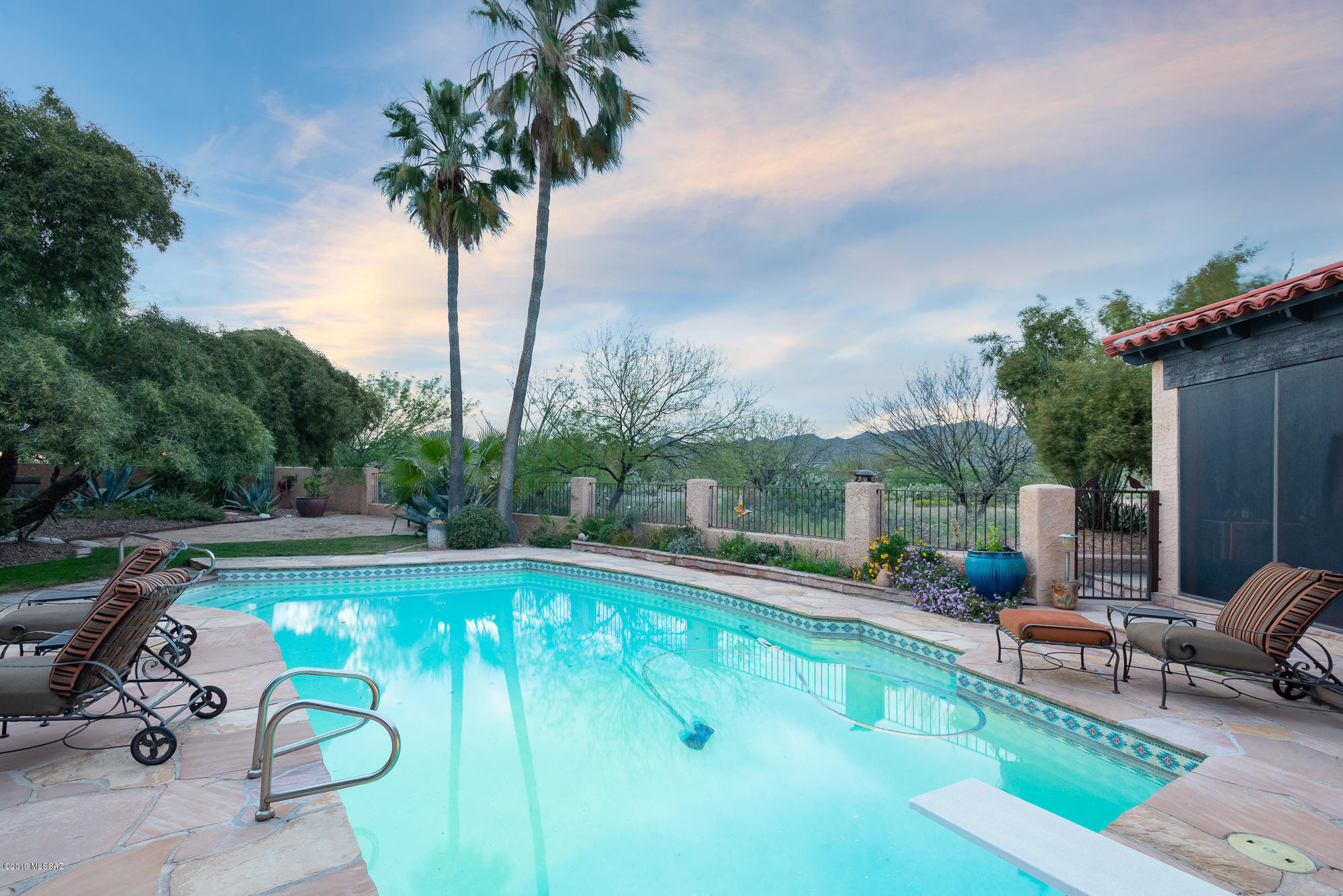 La Cholla Airpark - Residential