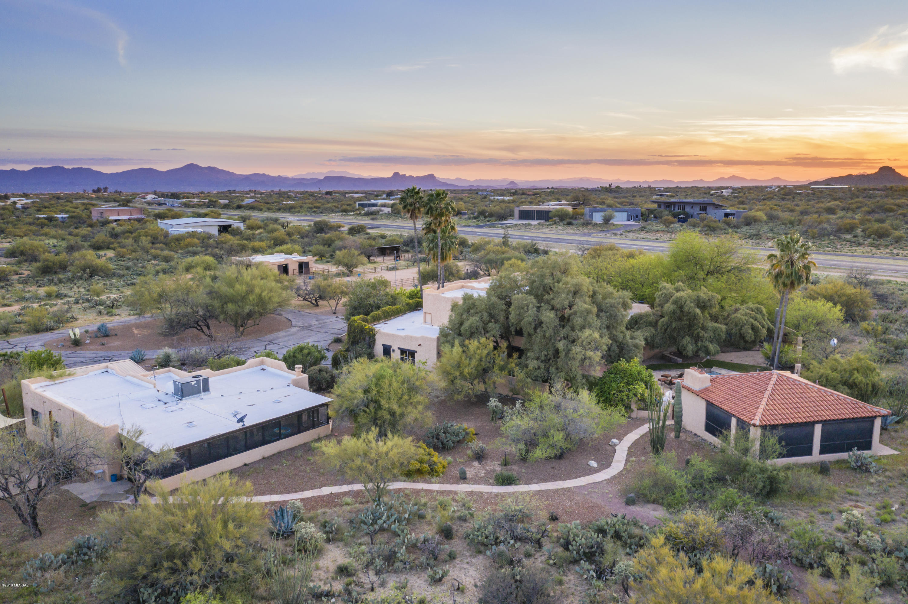 La Cholla Airpark - Residential