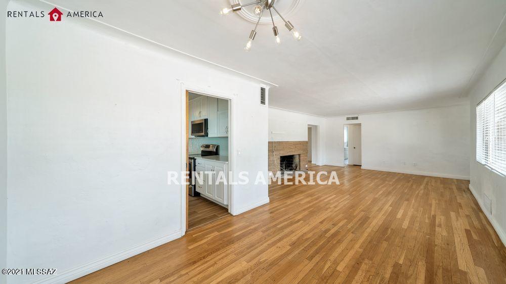 La Mirada (1-8) - Residential Lease