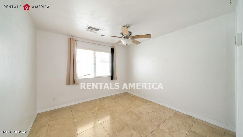 La Mirada (1-8) - Residential Lease