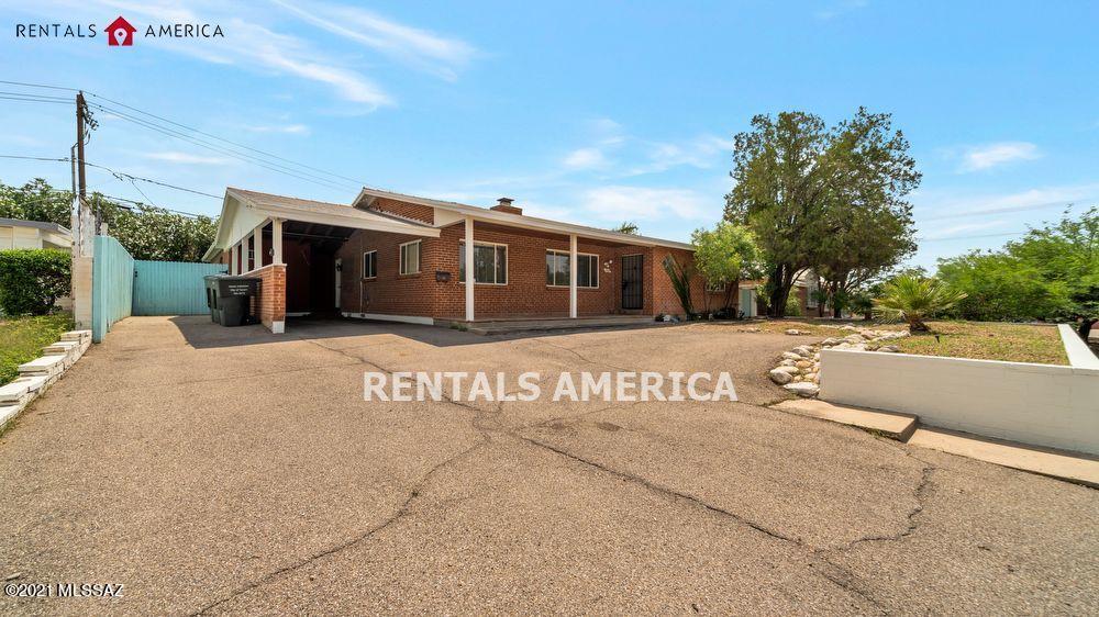 La Mirada (1-8) - Residential Lease