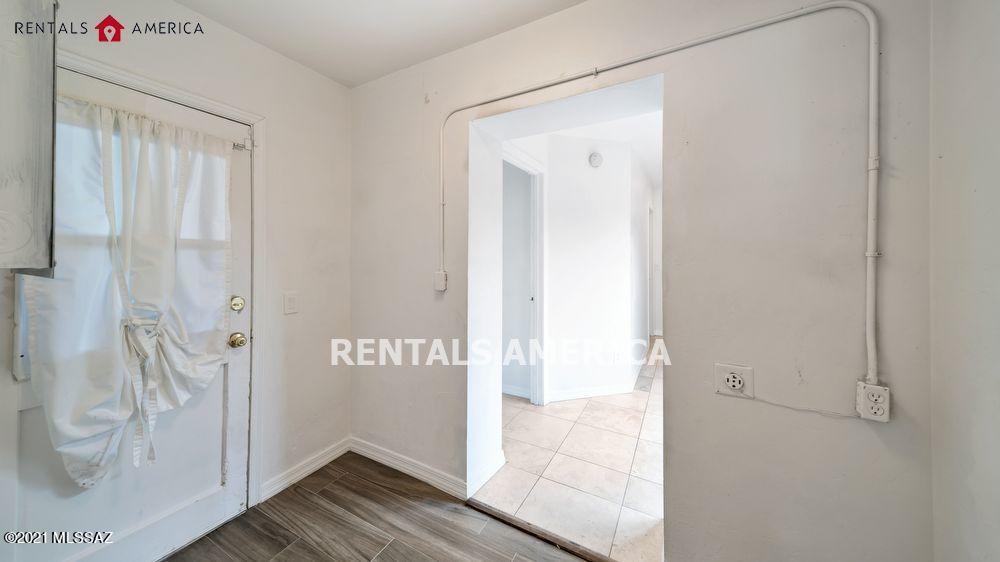 La Mirada (1-8) - Residential Lease