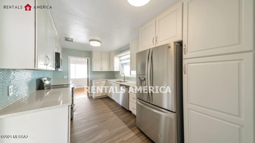La Mirada (1-8) - Residential Lease