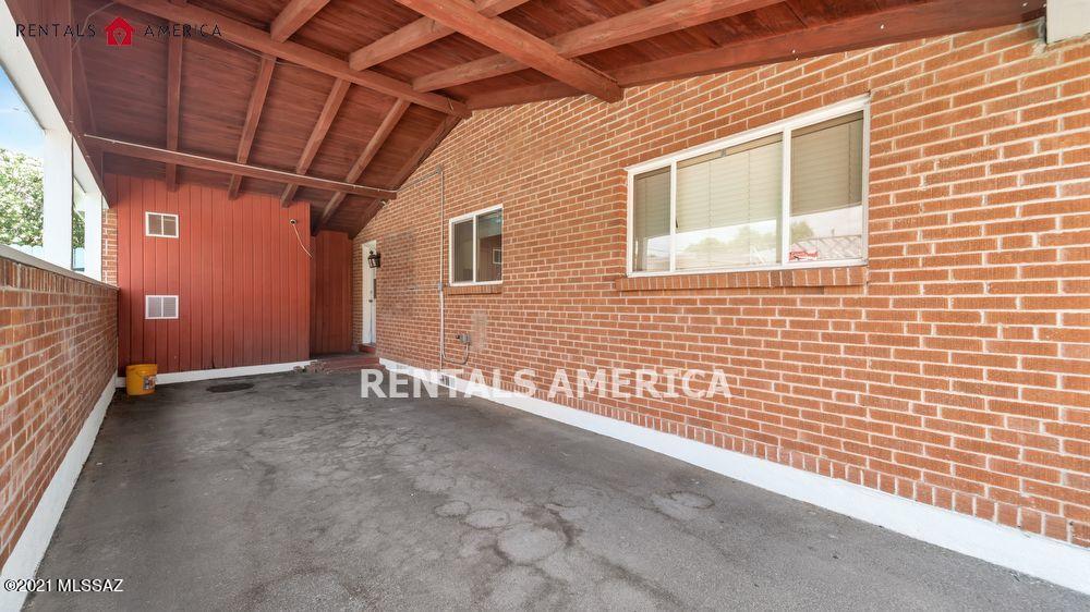 La Mirada (1-8) - Residential Lease