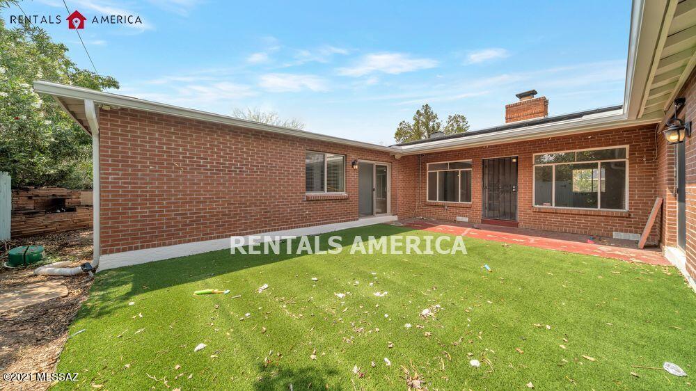 La Mirada (1-8) - Residential Lease