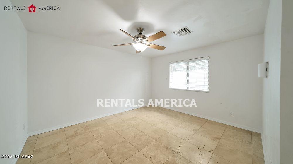 La Mirada (1-8) - Residential Lease