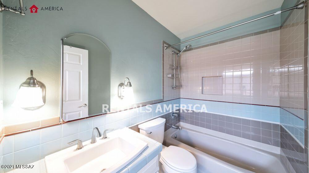 La Mirada (1-8) - Residential Lease
