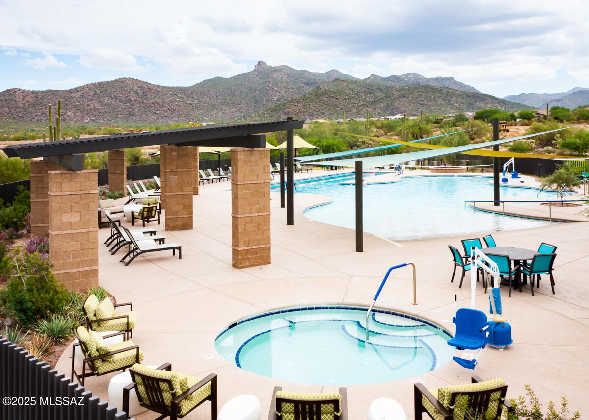 Del Webb At Dove Mountain VI - Residential