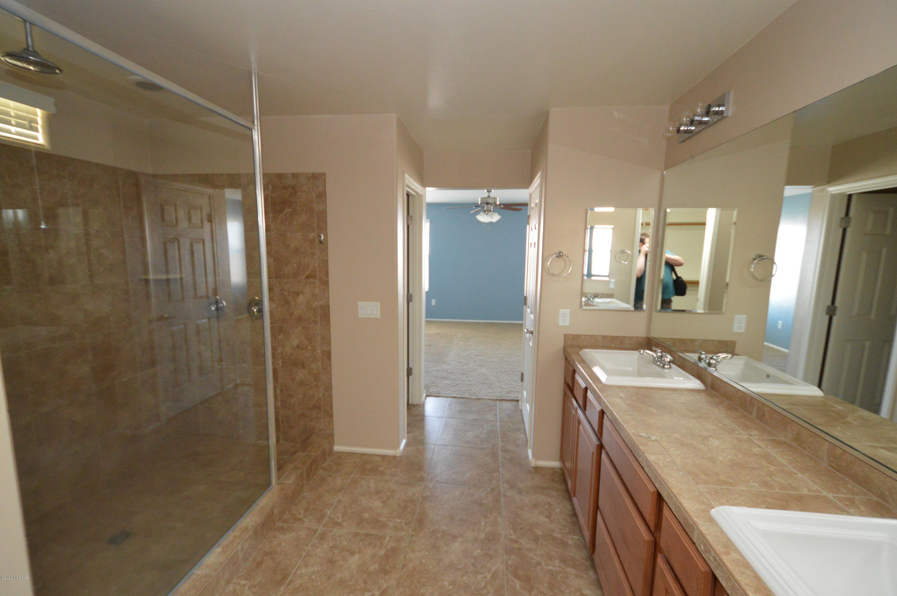 Rancho Del Lago (B37-38) - Residential Lease
