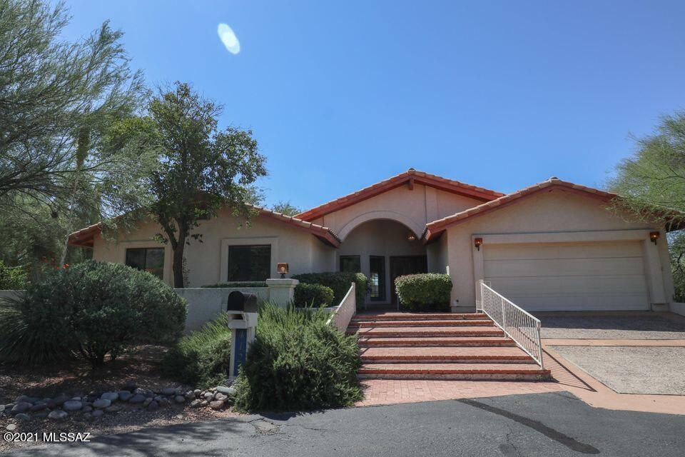 4 bd/ 3 ba single family home located in the beautiful, lush La Paloma Ridge Estates. Guard gated entrance, wonderfully maintained community grounds, trail, side walks and more. This home features formal living and dining rooms, family room with fireplace, 4 large bedrooms, niches and plant shelves, laundry room and 2 car garage. Large rear covered patio, and home is located in a quiet cul de sac. Located in the desired Catalina Foothills School District.  No street parking or overnight parking outside of the garage per HOA.  Pets negotiable.