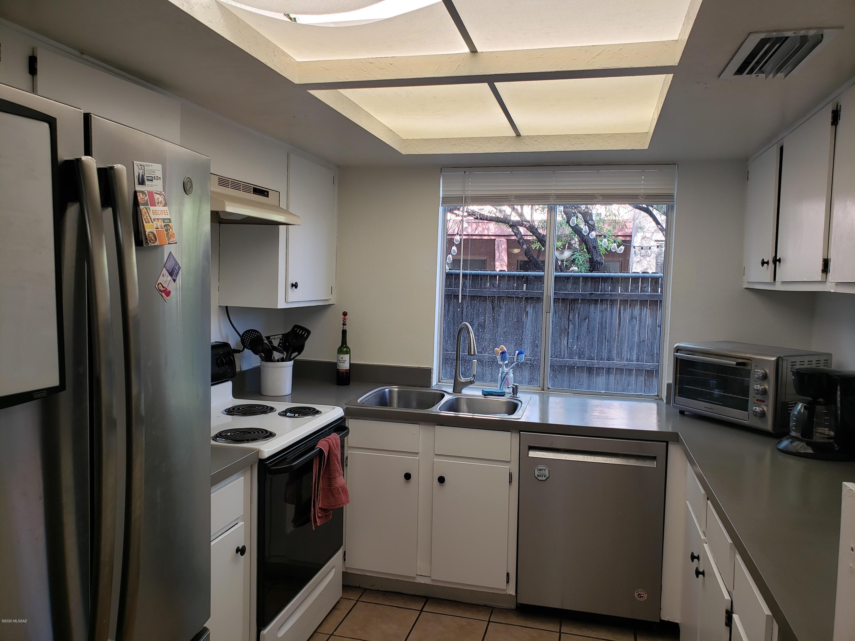 Valle Cereza (1-59) - Residential Lease