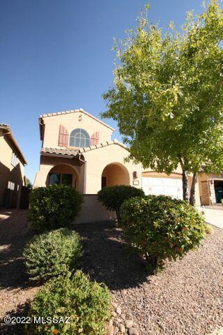 Gorgeous 4 bedroom and 3 bathrooms in Oro Valley!