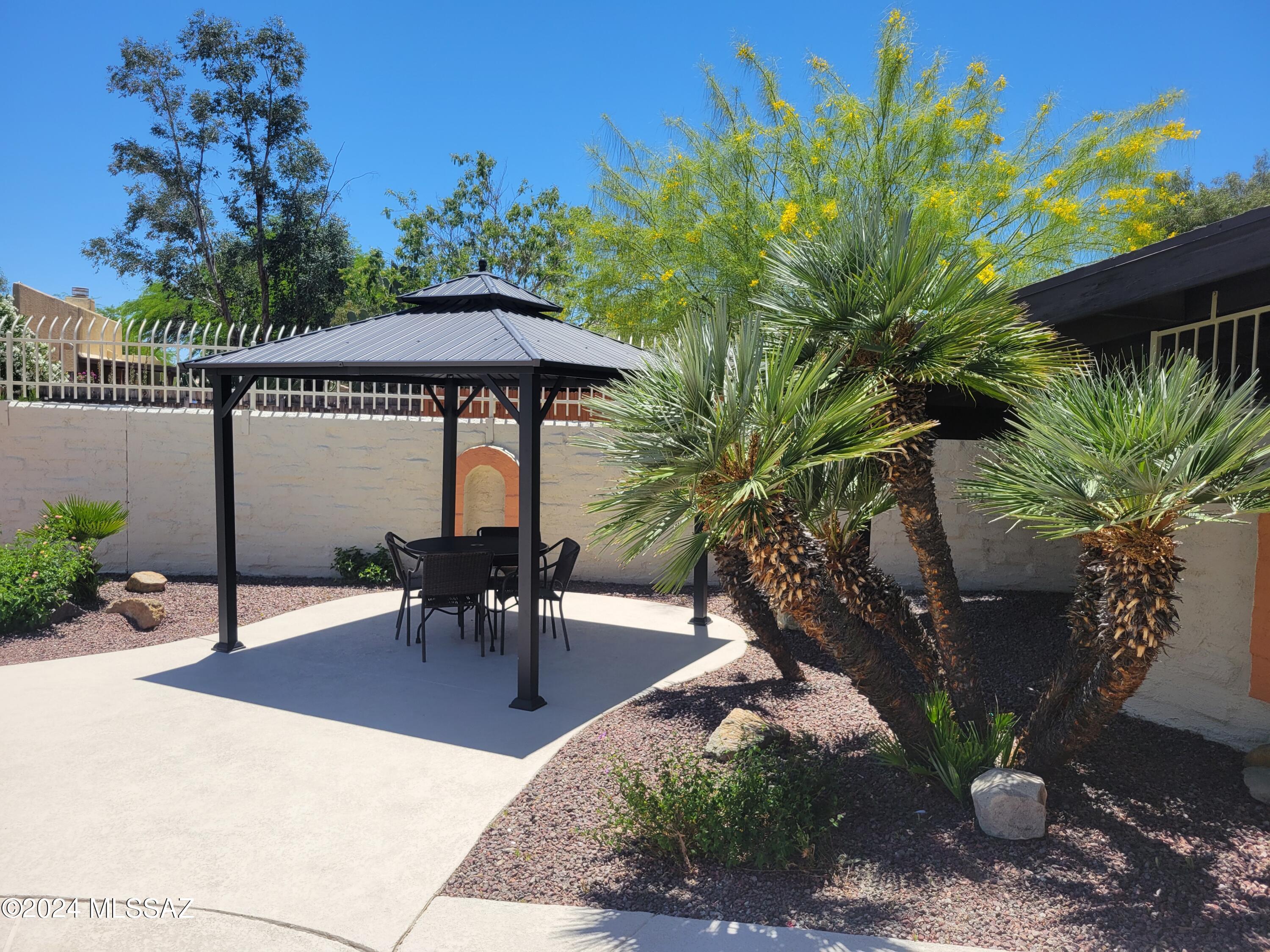 Ladera Brisas Townhouses (1-106) - Residential