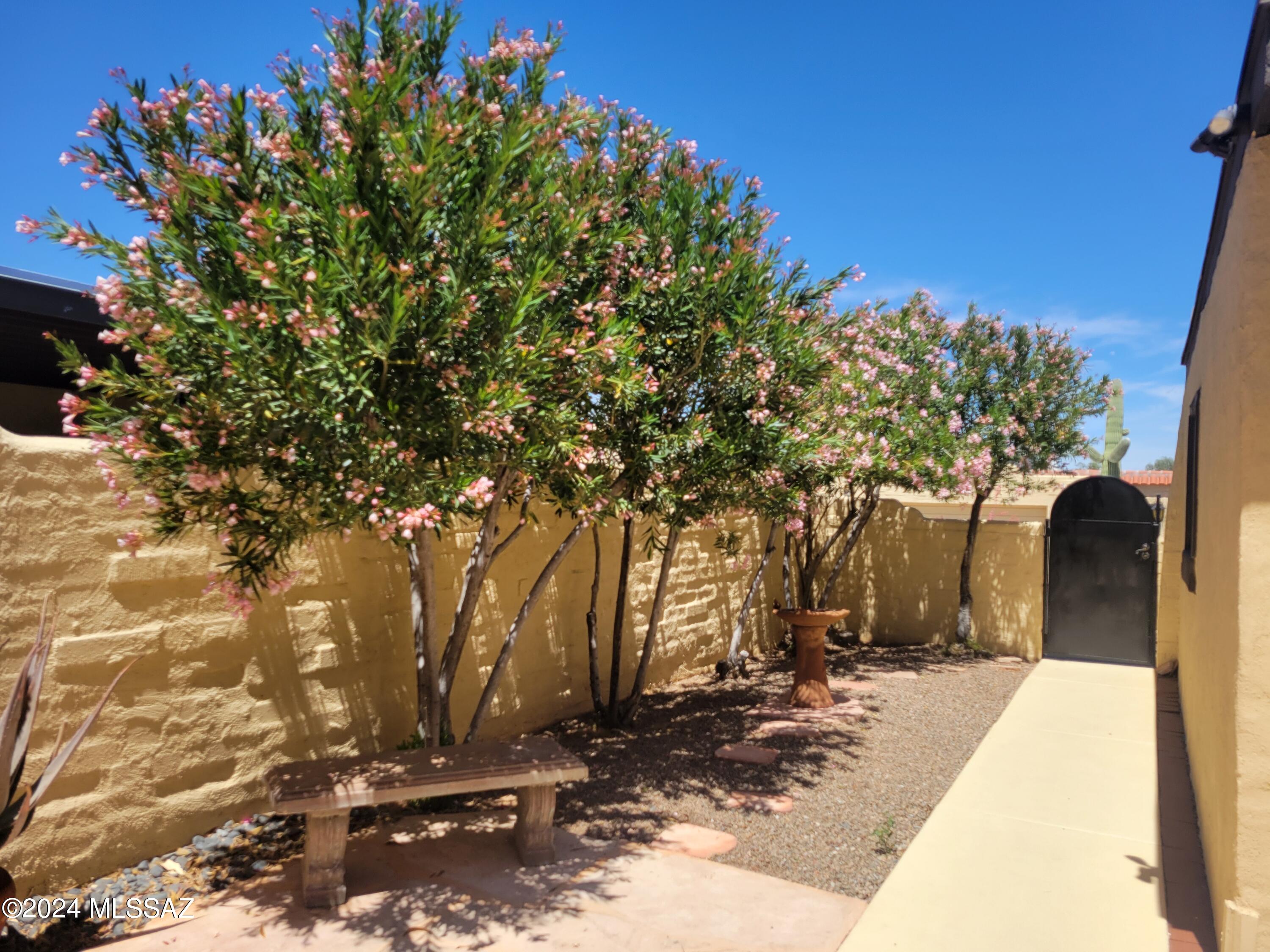 Ladera Brisas Townhouses (1-106) - Residential