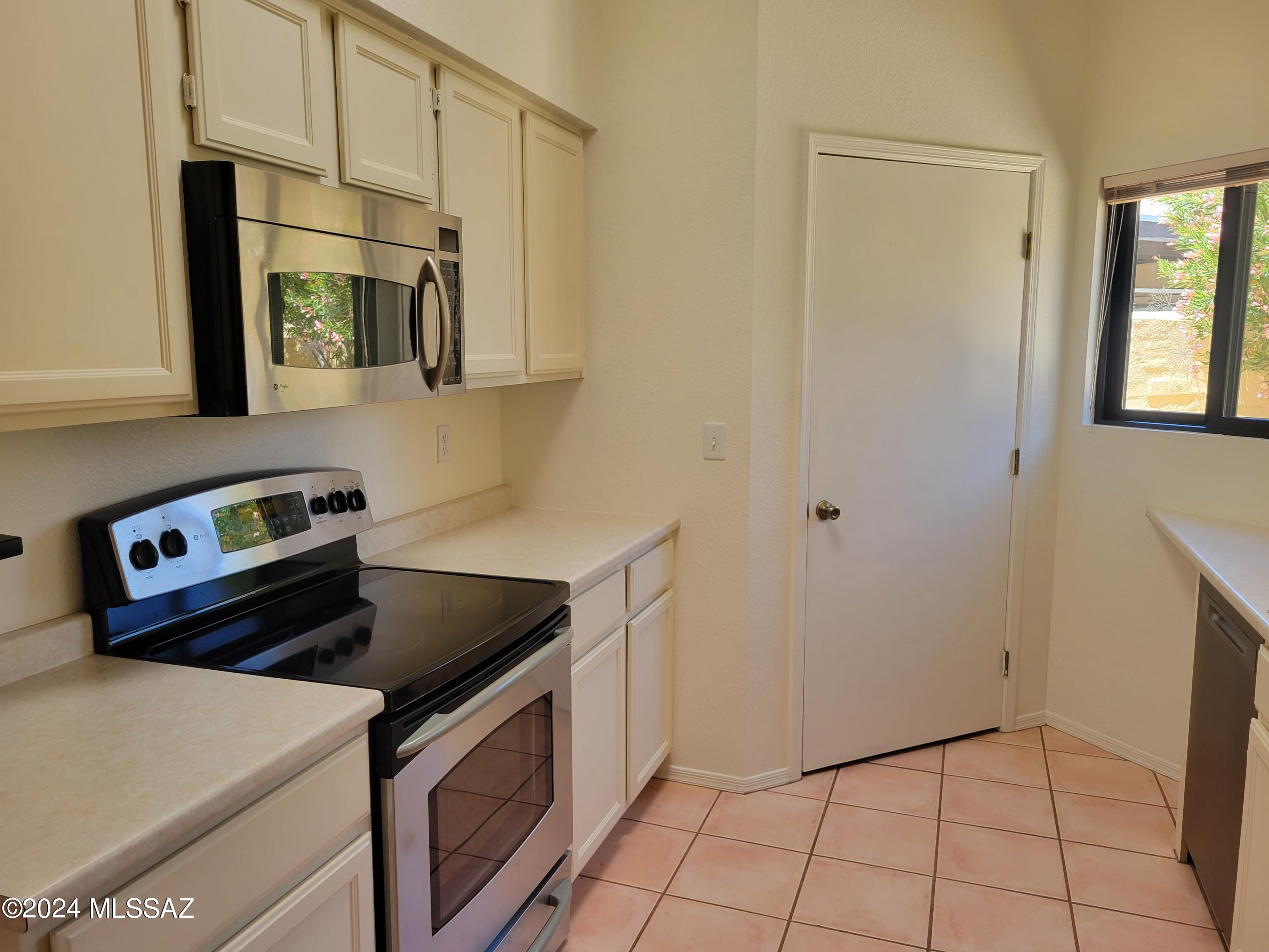 Ladera Brisas Townhouses (1-106) - Residential
