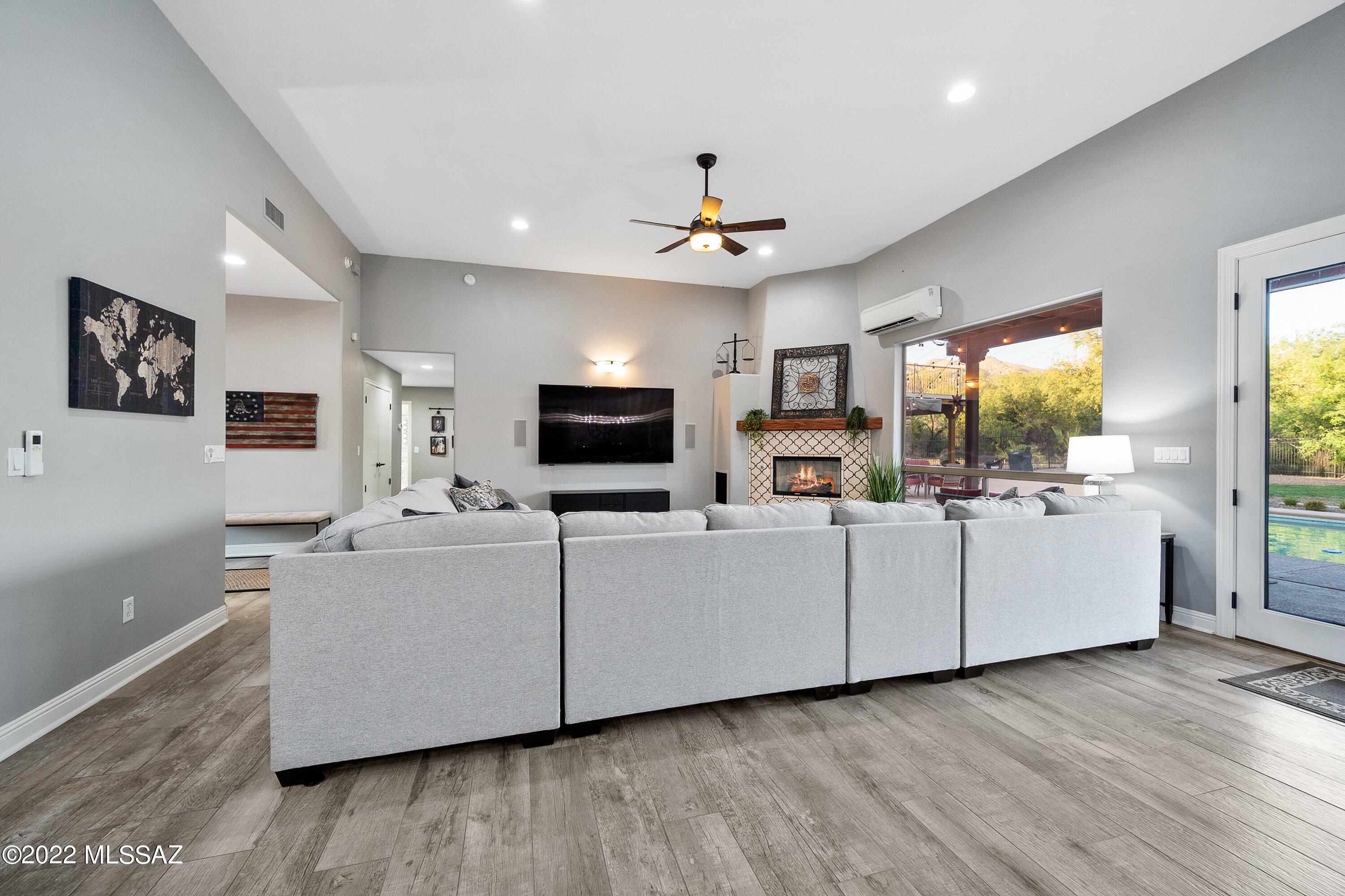 Tres Lomas North 4 (1-10) - Residential