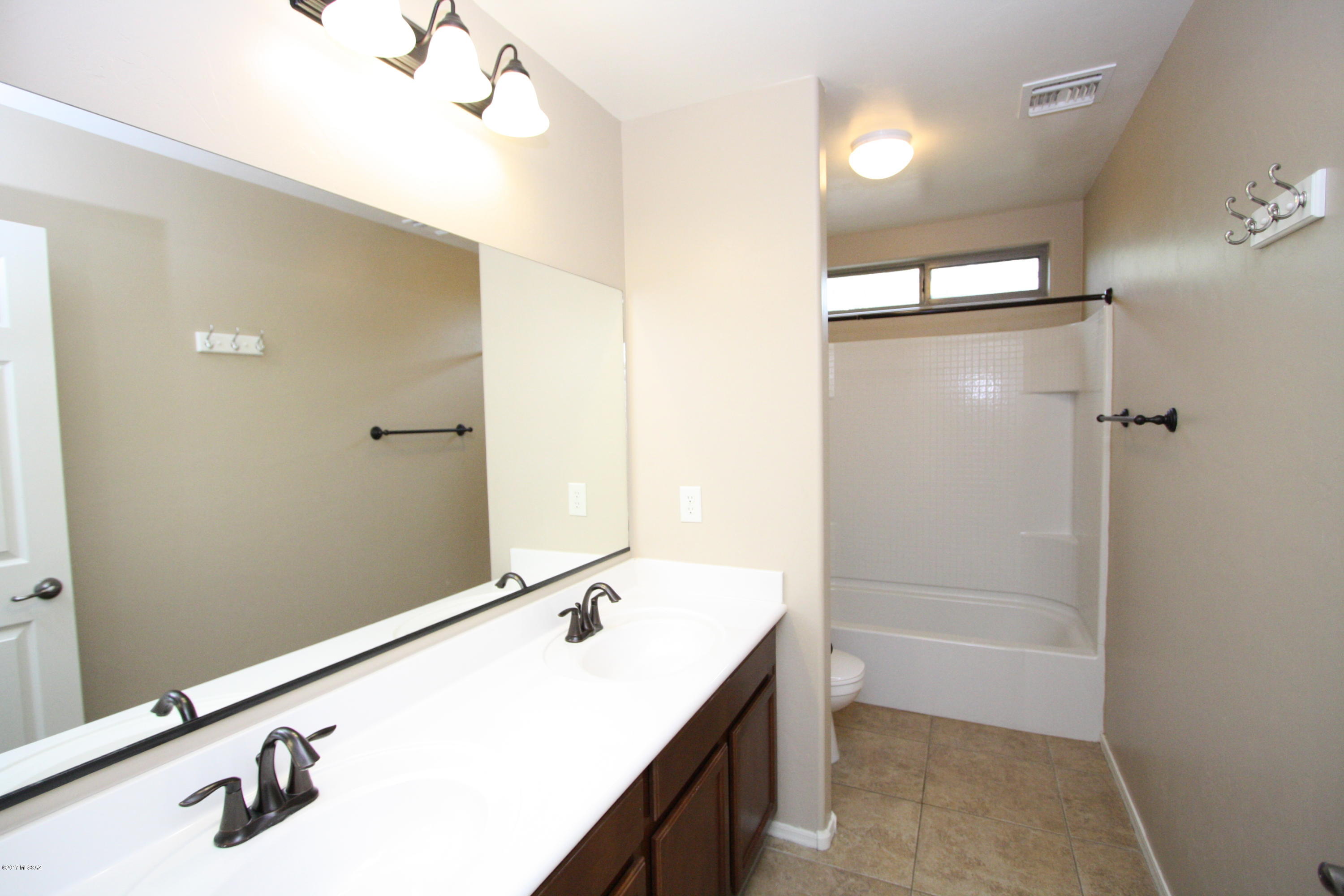 Continental Reserve Blk. 16B (1-86) - Residential Lease