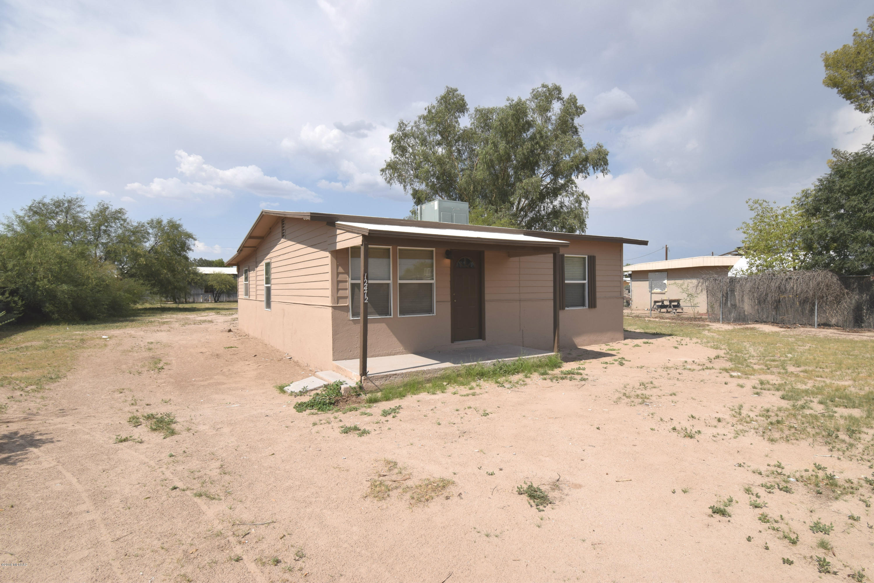 Great home in Marana on a huge lot! This 2 bed/1 bath home features neutral colors, ample natural light, new flooring, and an updated bathroom. The oversized lot includes plenty of room to roam. Welcome home!