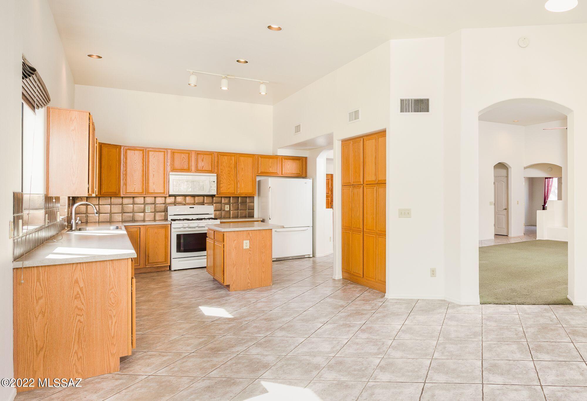 Sierra Crest (1-146) - Residential Lease