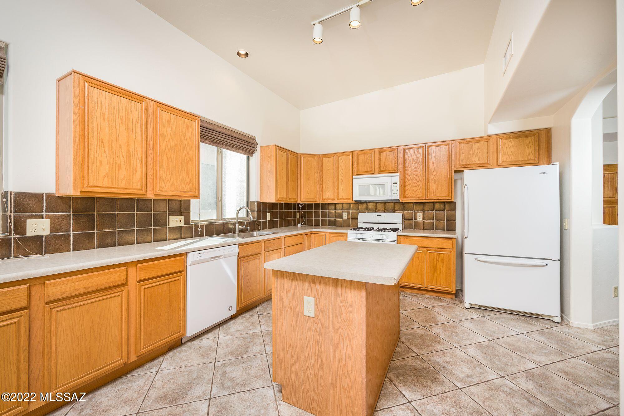 Sierra Crest (1-146) - Residential Lease