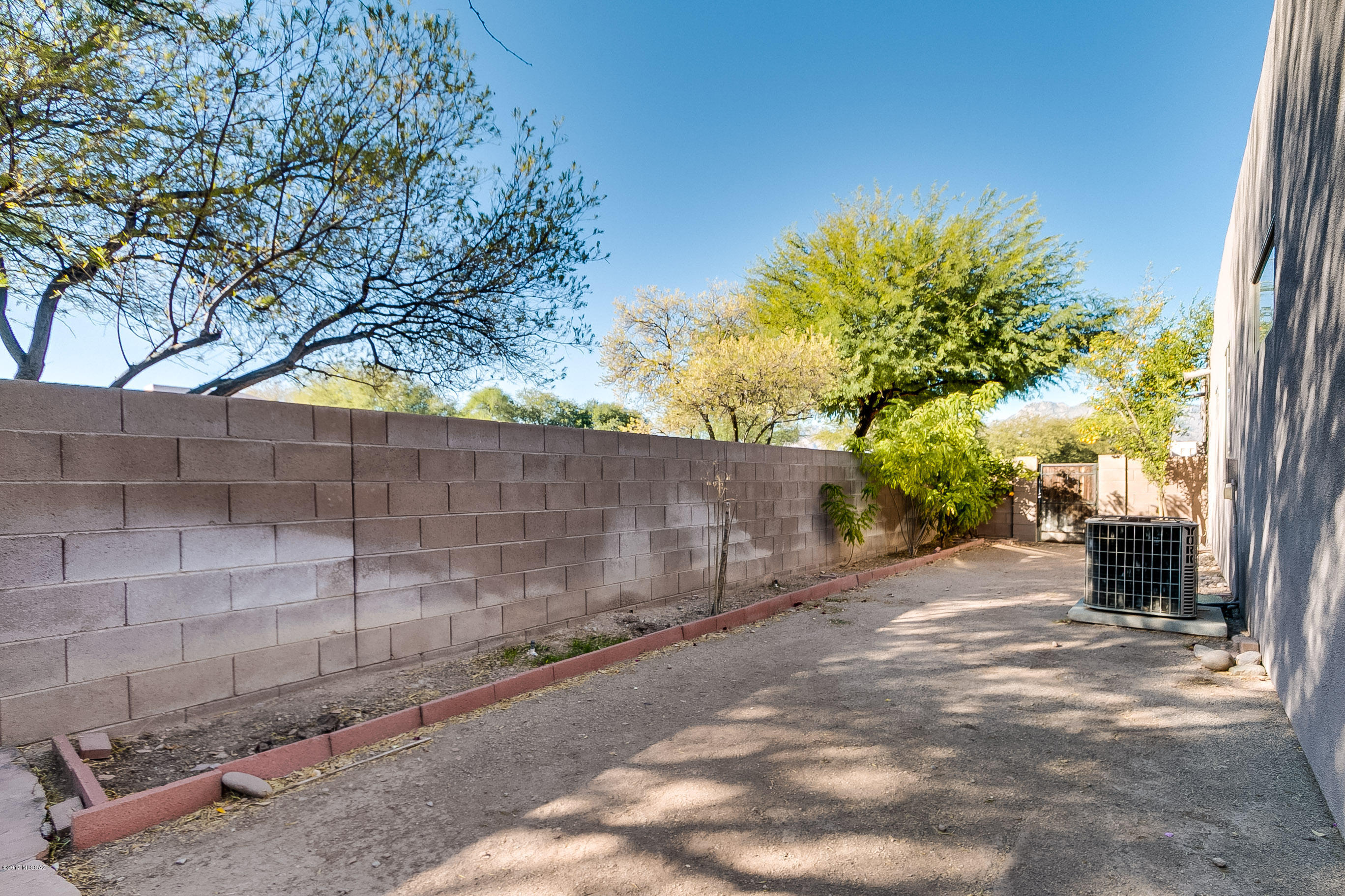 Rancho Esperero (1-343) - Residential