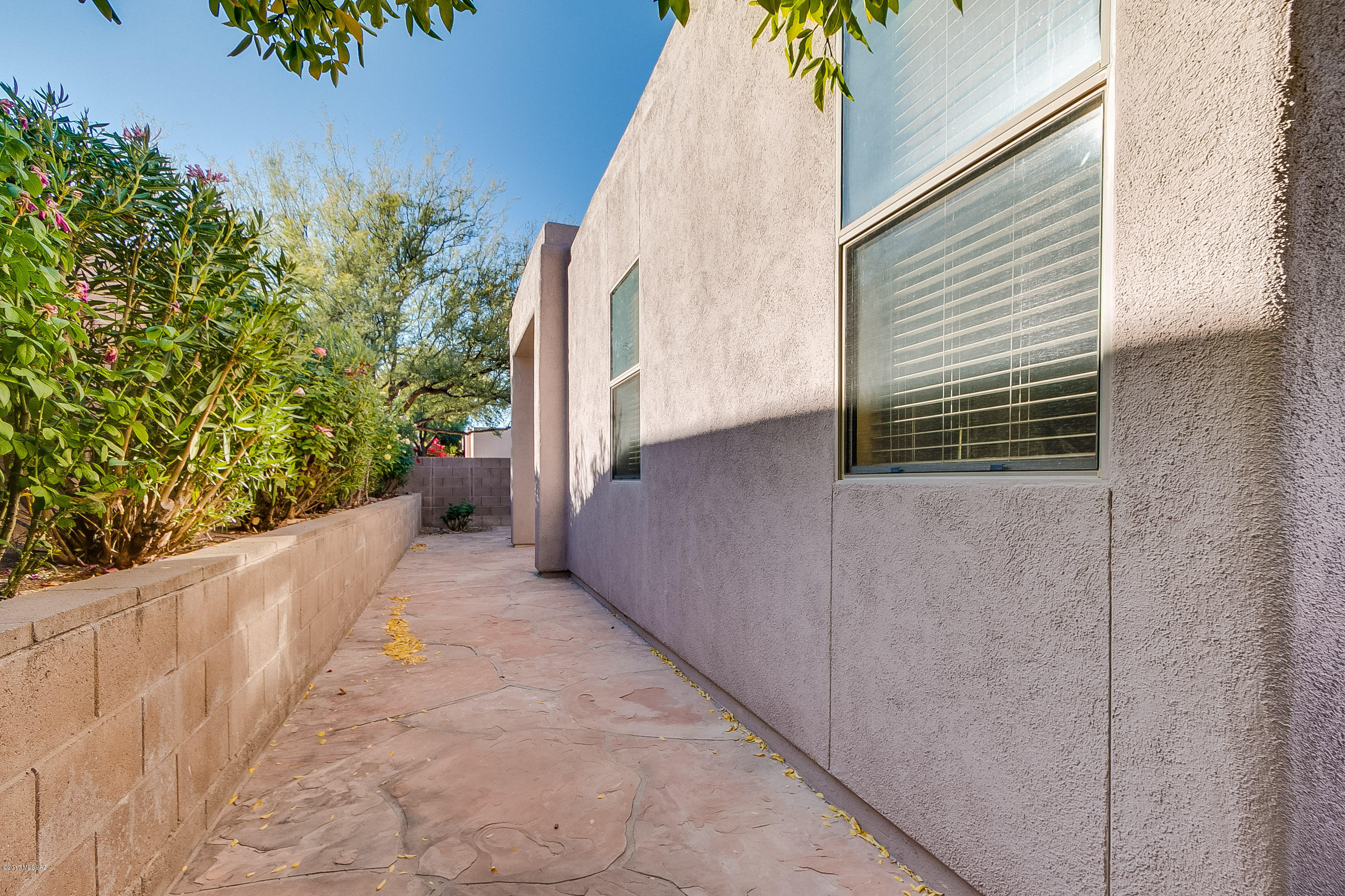 Rancho Esperero (1-343) - Residential