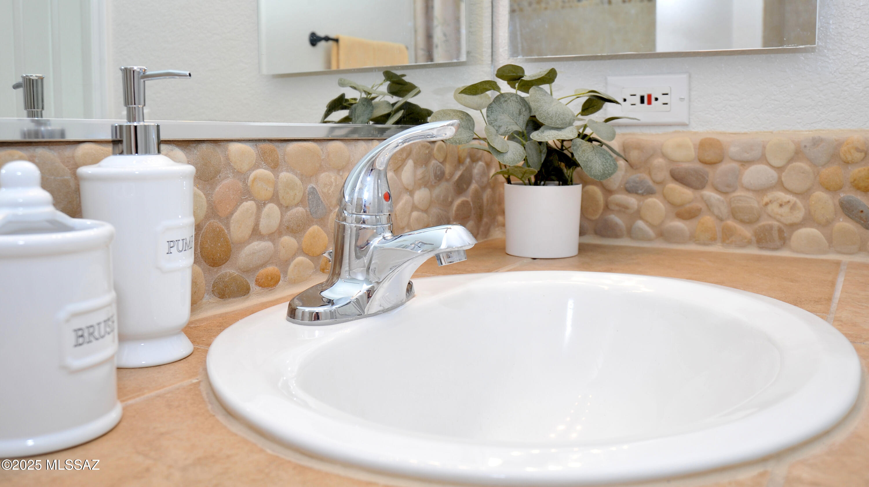 Pinnacle Canyon Condominium - Residential