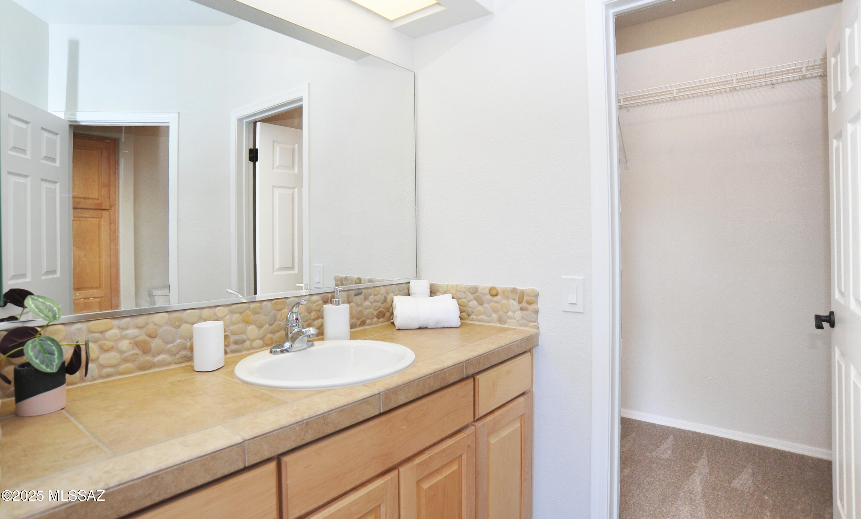 Pinnacle Canyon Condominium - Residential