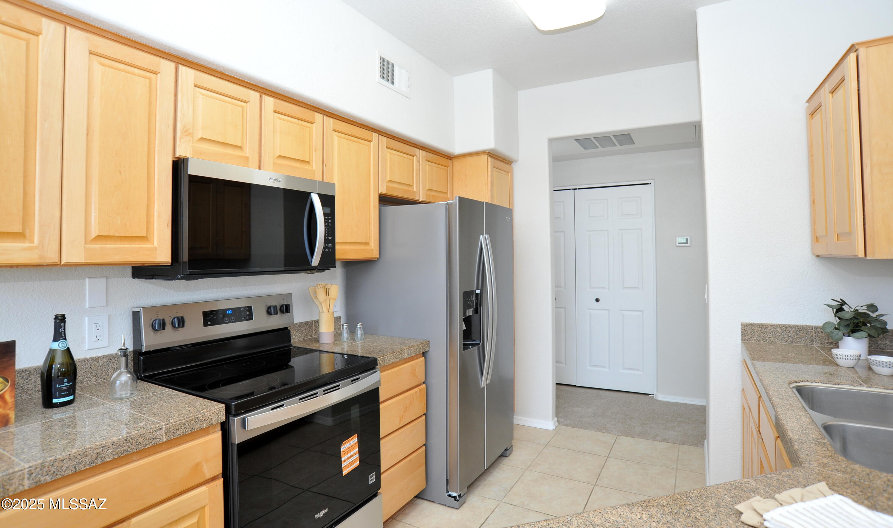 Pinnacle Canyon Condominium - Residential