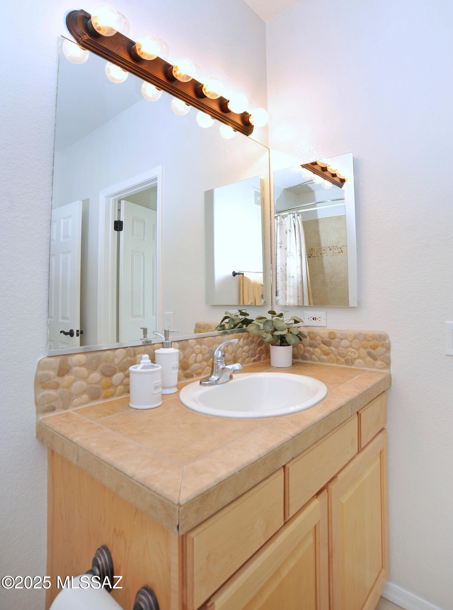 Pinnacle Canyon Condominium - Residential