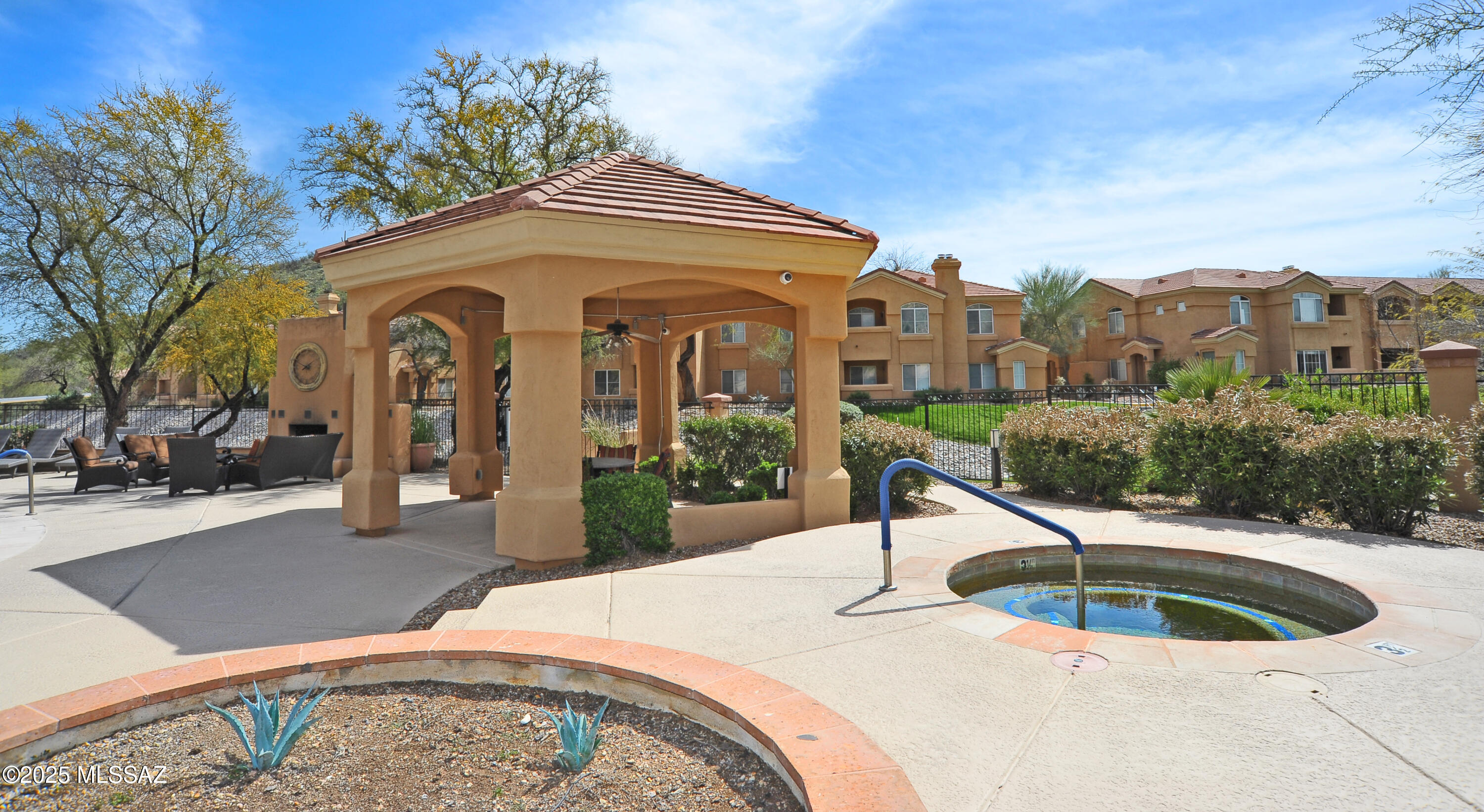 Pinnacle Canyon Condominium - Residential