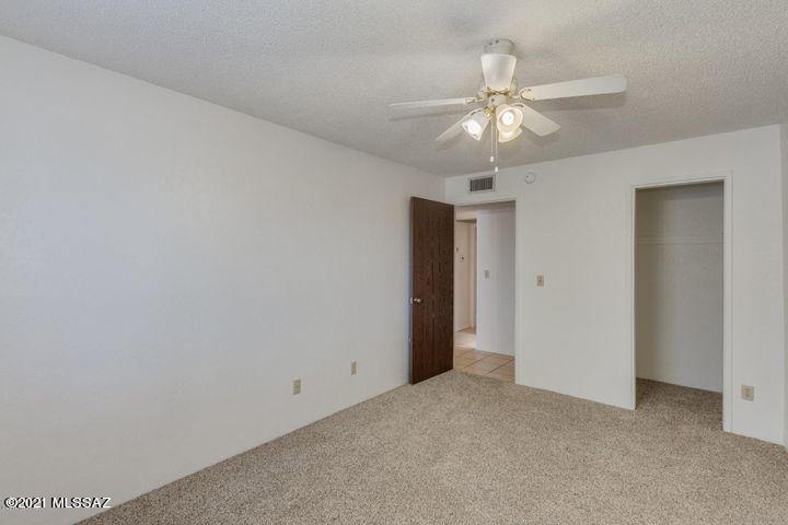 McCormick Place Twnhms Blk I (1-86) - Residential Lease