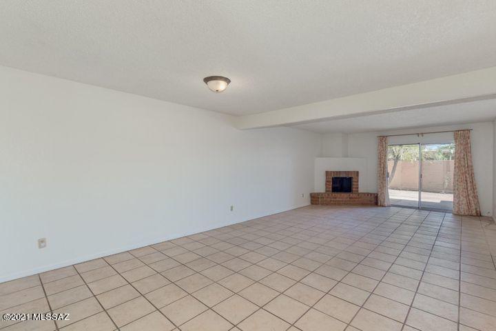 McCormick Place Twnhms Blk I (1-86) - Residential Lease
