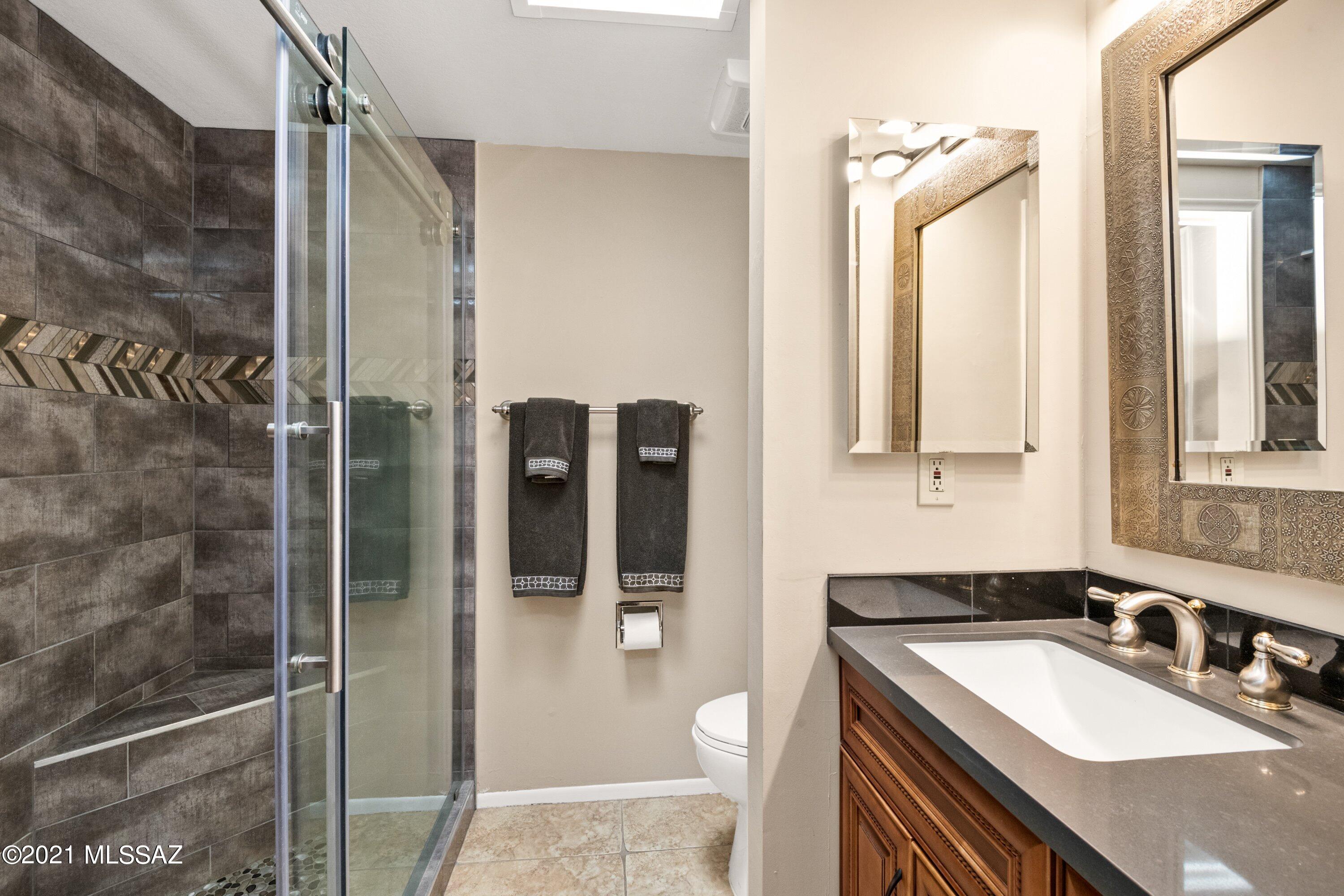Colonia Verde (13-17) - Residential