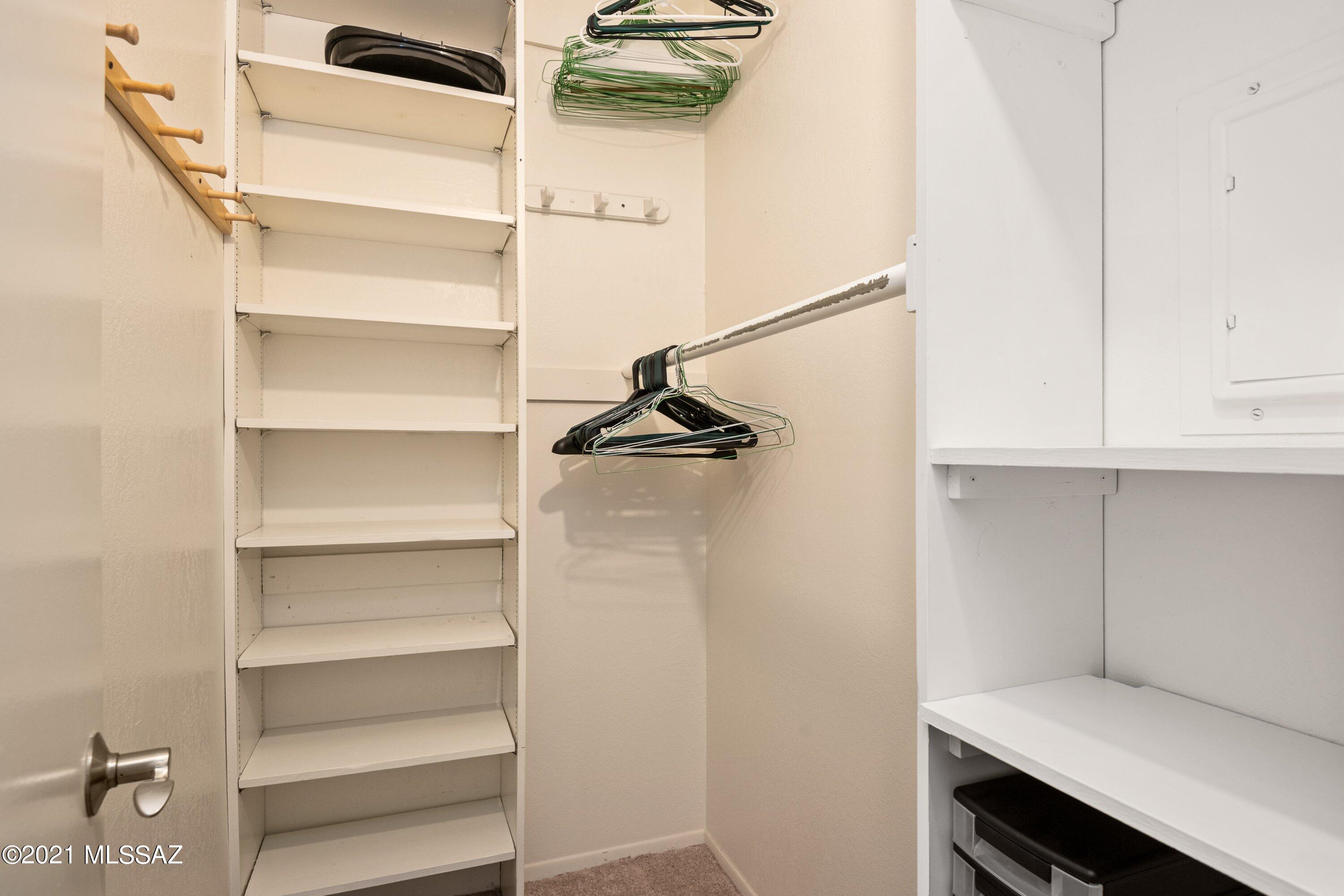 Colonia Verde (13-17) - Residential