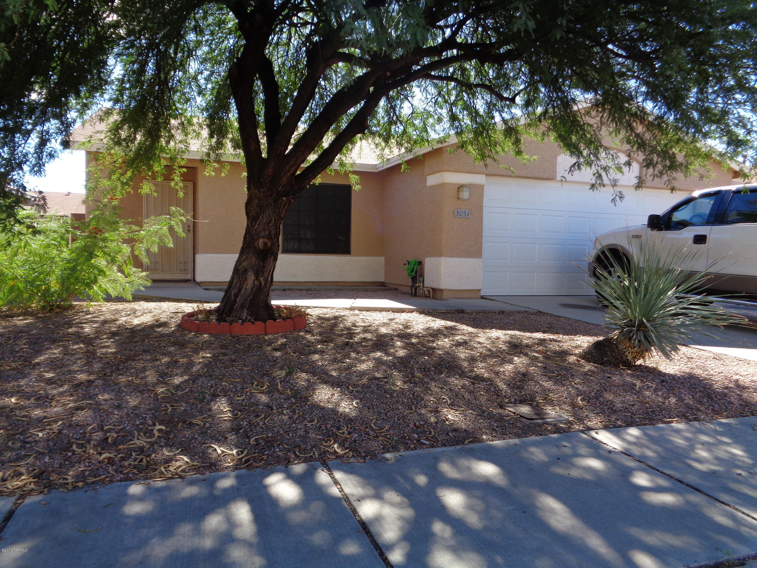 Country Club(1-221) - Residential Lease