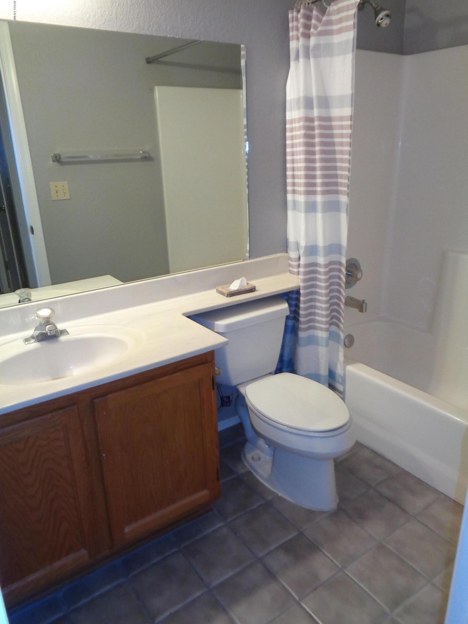 Country Club(1-221) - Residential Lease