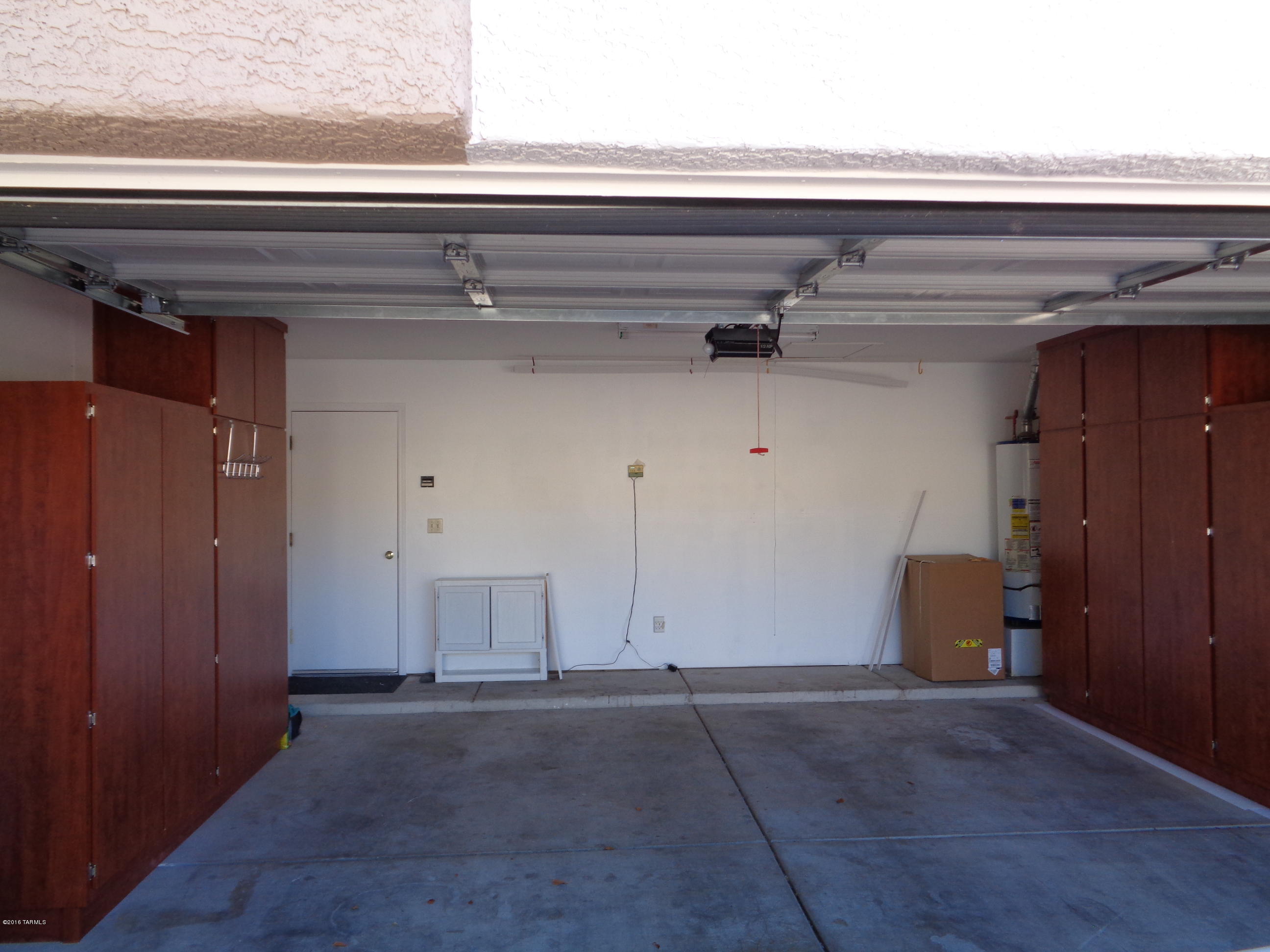Country Club(1-221) - Residential Lease