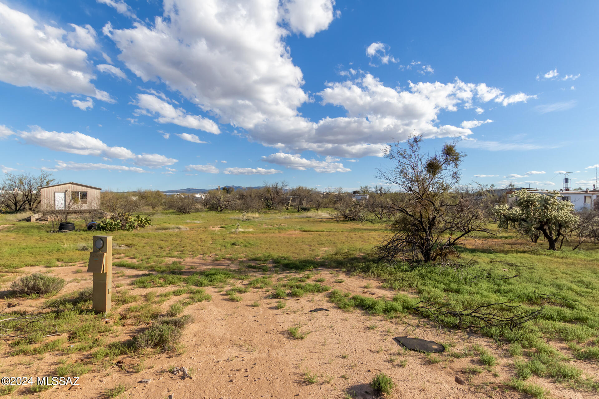 Amazing opportunity to secure your own slice of paradise in Tucson! Nestled on 1.25 acres, this North/South facing vacant land, surrounded by natural vegetation, promises a lifestyle defined by peace and privacy. This value presents boundless possibilities to build your dream home in a setting of unparalleled tranquility. This property is waiting for its next chapter of development! Act now quickly before it's gone!