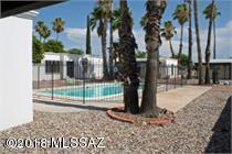 Beautiful 2 bedroom townhome in quiet eastside neighborhood. Mountain view, located close to shopping, restaurants and bus line. Community pool and on site laundry facility. Call for a showing today!