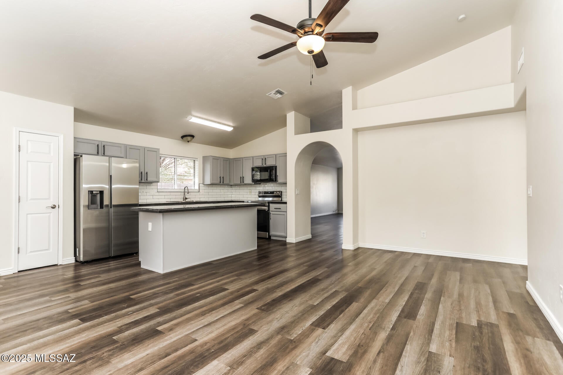 Sonrisa (1-121) - Residential Lease