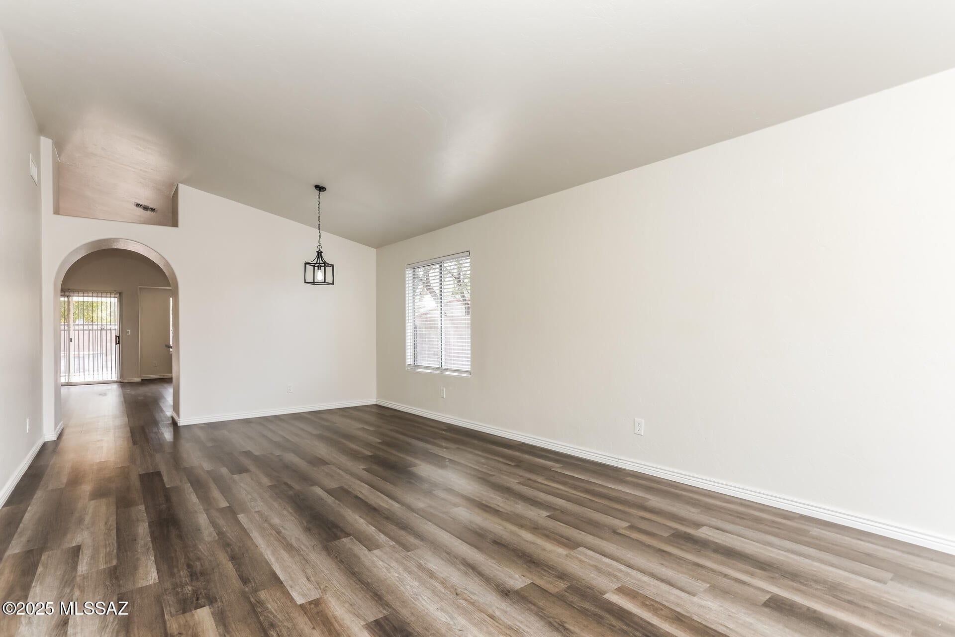 Sonrisa (1-121) - Residential Lease