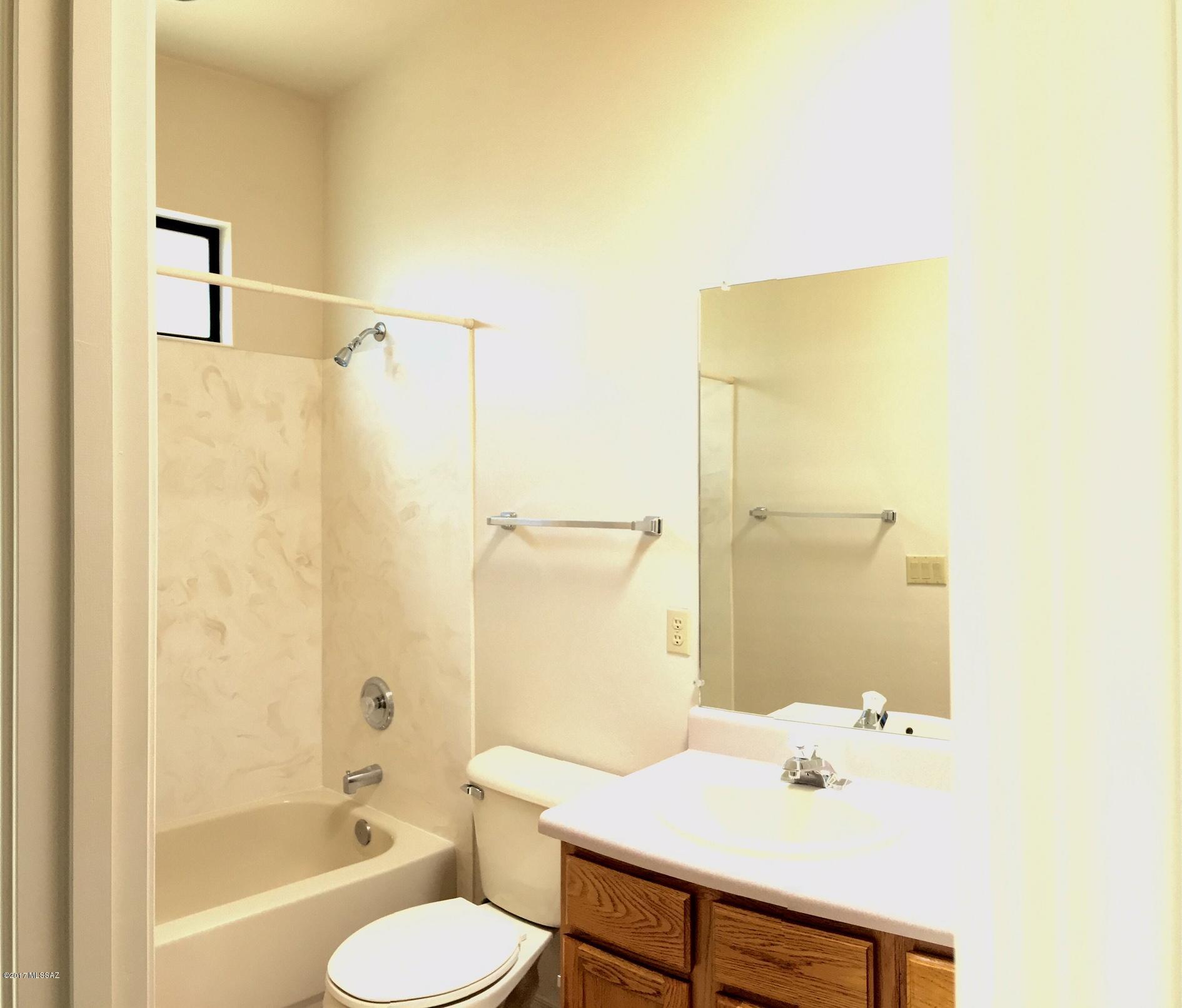 Peppersauce Townhomes(1-21) - Residential Lease