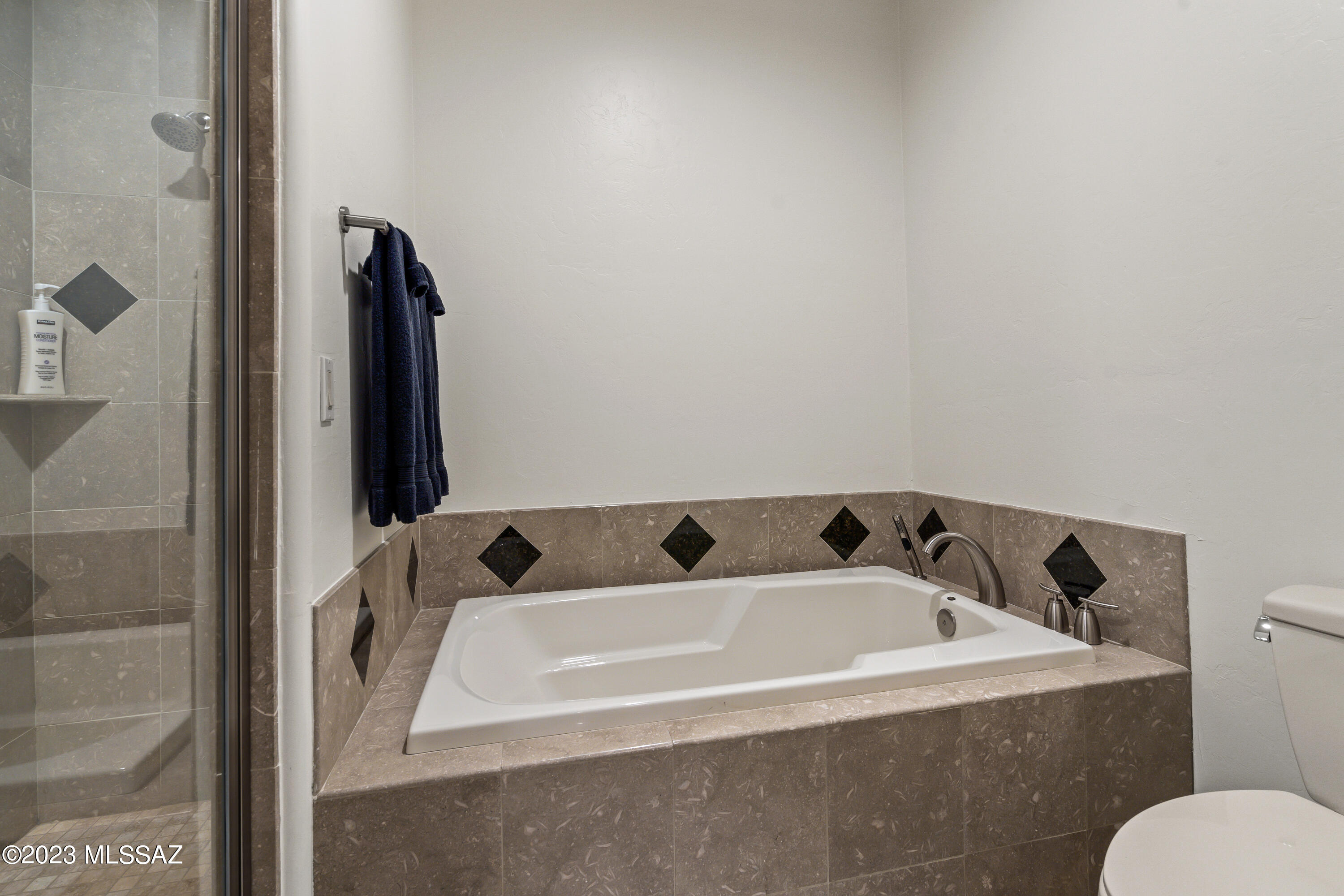 Coyote Creek (1-395) - Residential
